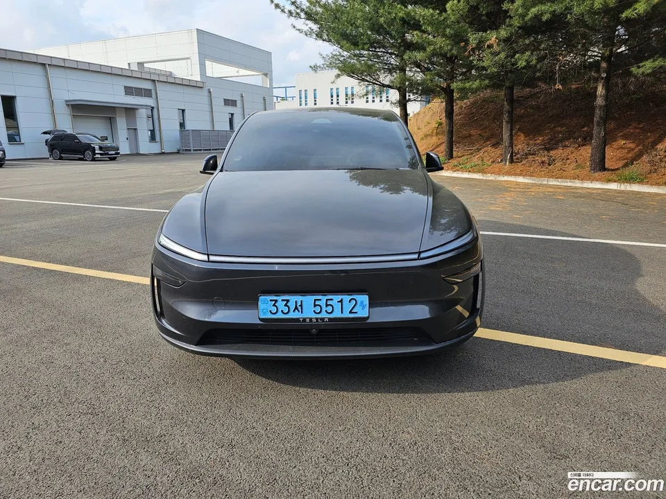 Tesla Model Y RWD 2025 — фото 1, купить с доставкой в Москву