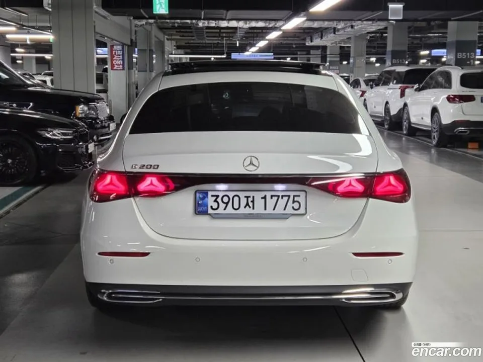 Mercedes-Benz E-Class E200 2024 — миниатюра 3