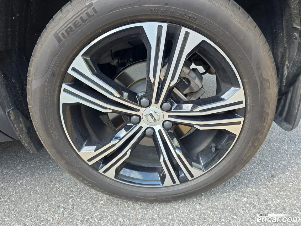 Volvo XC40 B4 2022 — миниатюра 2