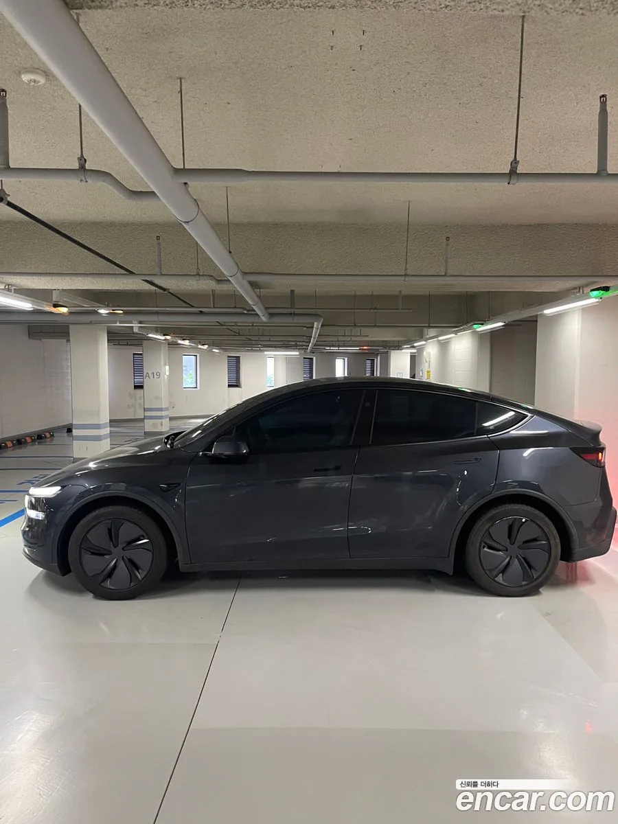 Tesla Model Y RWD 2025 — миниатюра 5