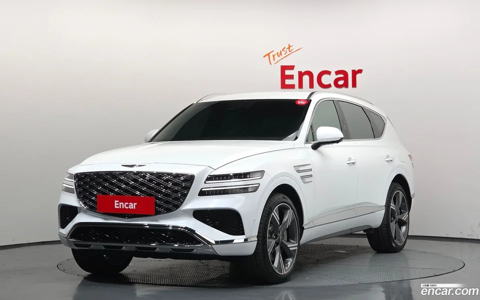 Genesis GV80 2.5T 2WD 2025 — фото 1, купить с доставкой в Москву