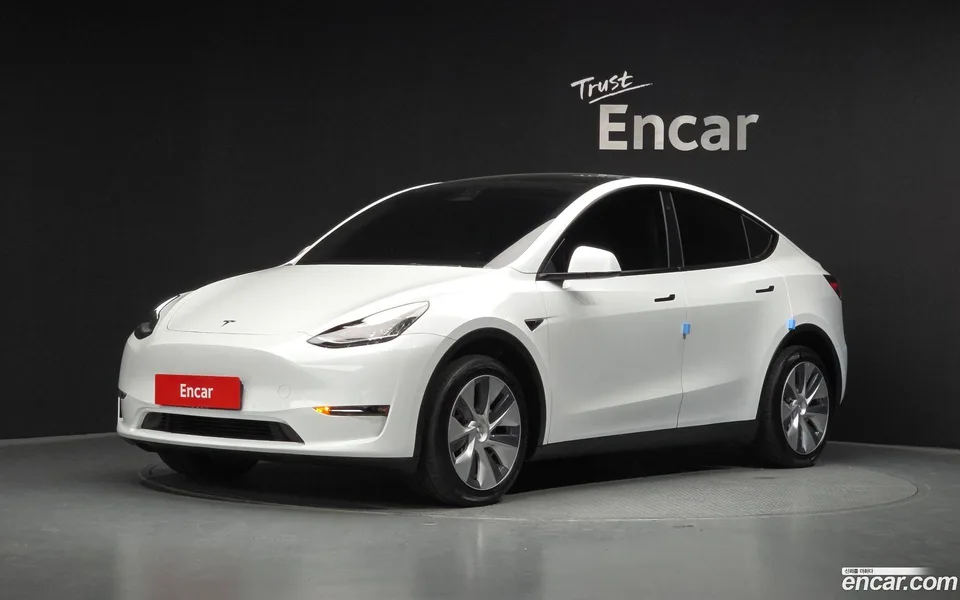 Tesla Model Y AWD 2022 — фото 1, купить с доставкой в Москву