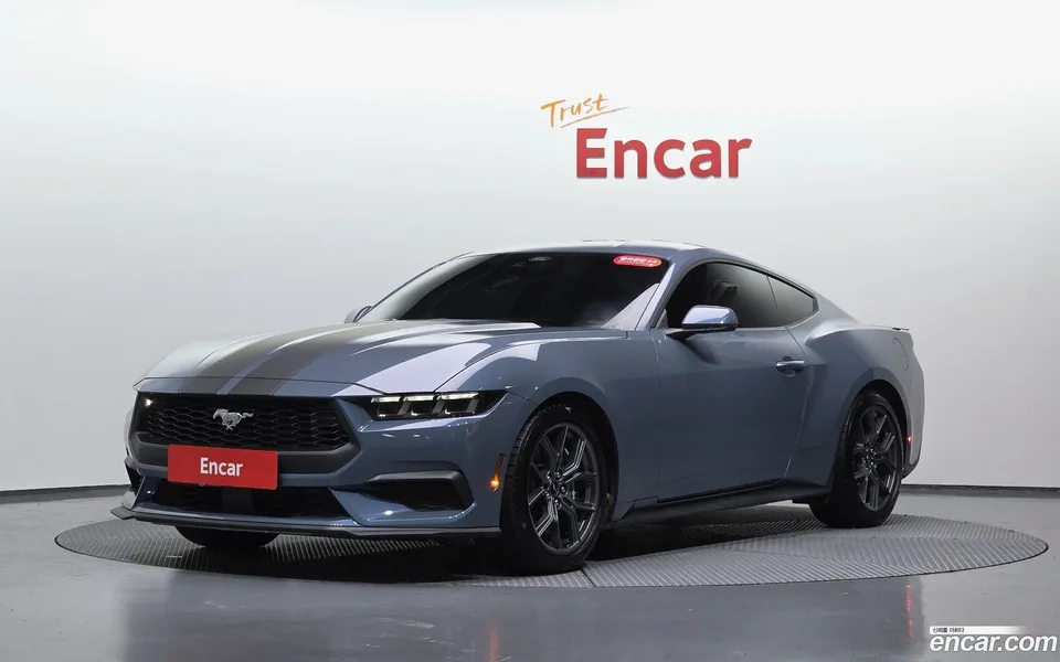 Ford Mustang 2.3 2024 — фото 1, купить с доставкой в Москву