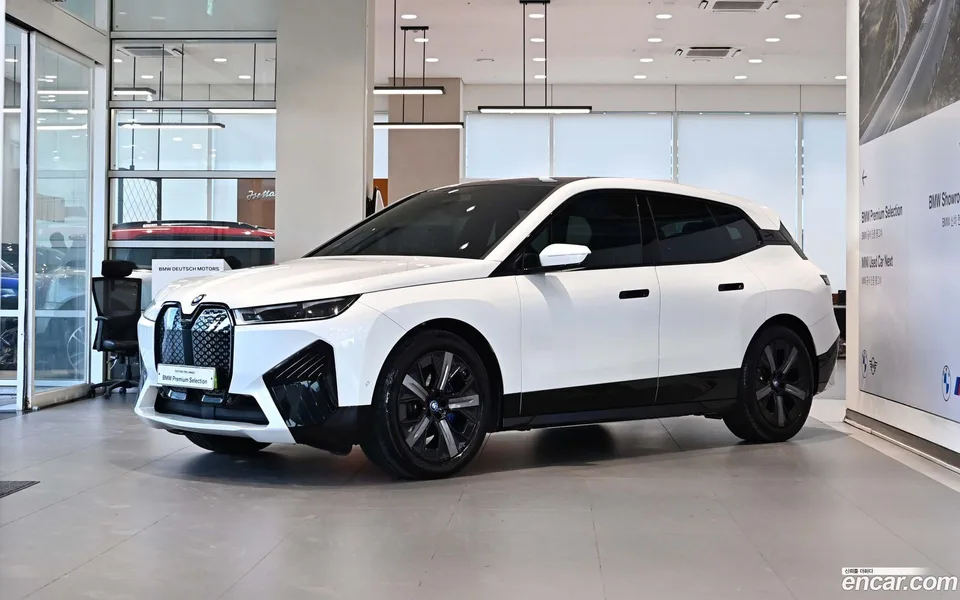 BMW iX xDrive50 2025 — фото 1, купить с доставкой в Москву