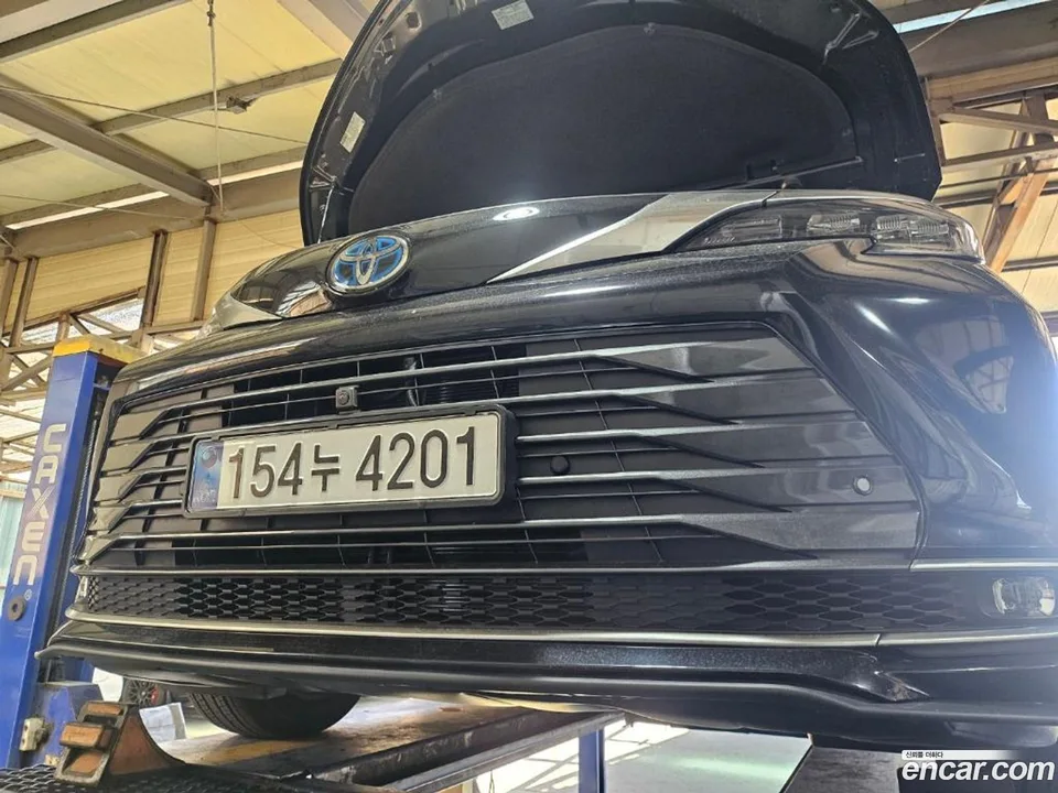 Toyota Sienna 2.5 AWD 2024 — фото 1, купить с доставкой в Москву