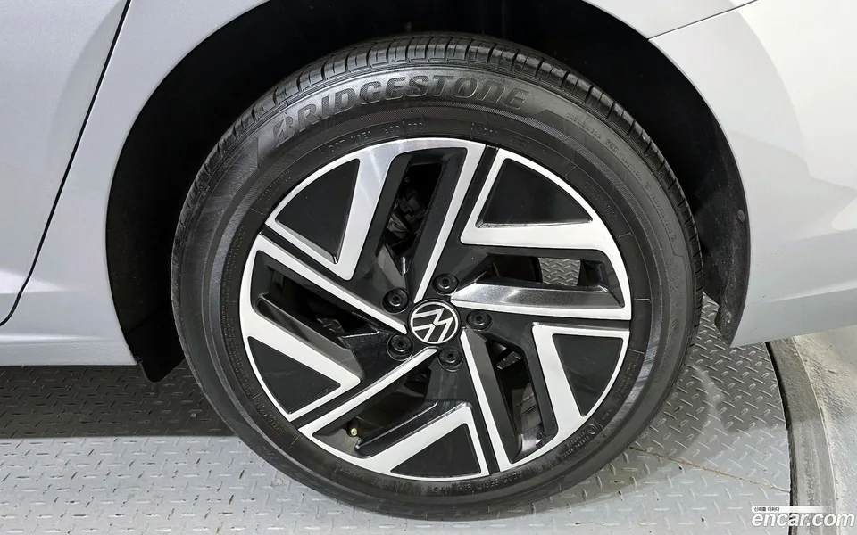 Volkswagen Jetta 1.5 TSI 2023 — миниатюра 2