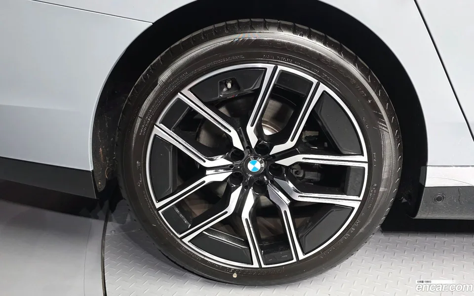 BMW 7 Series 740d xDrive M 2025 — миниатюра 2