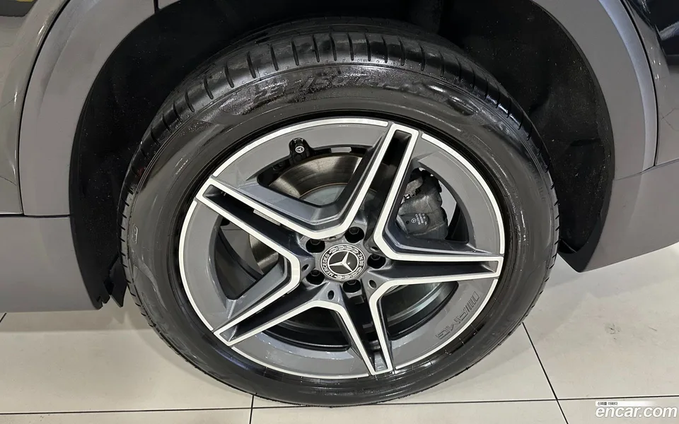 Mercedes-Benz GLB-Class GLB250 4MATIC 2024 — миниатюра 2
