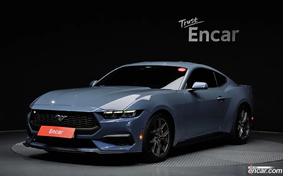 Ford Mustang 2.3 2025 — фото 1, купить с доставкой в Москву