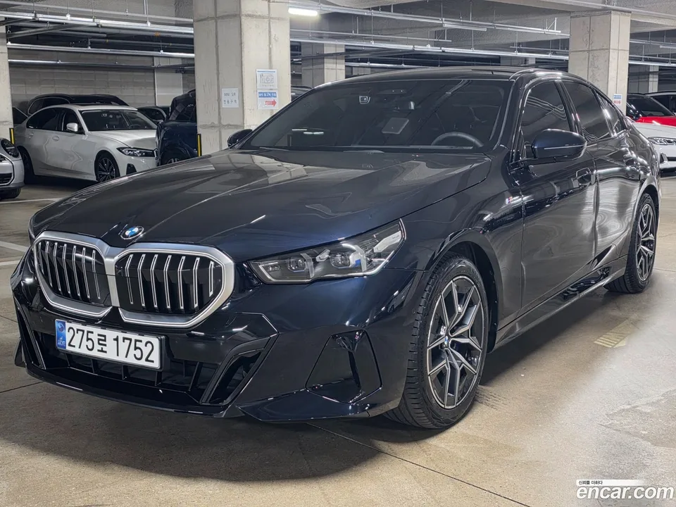 BMW 5 Series 523d M 2025 — фото 1, купить с доставкой в Москву