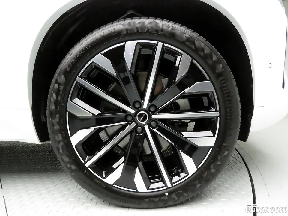 Volvo XC90 B6 2026 — миниатюра 2