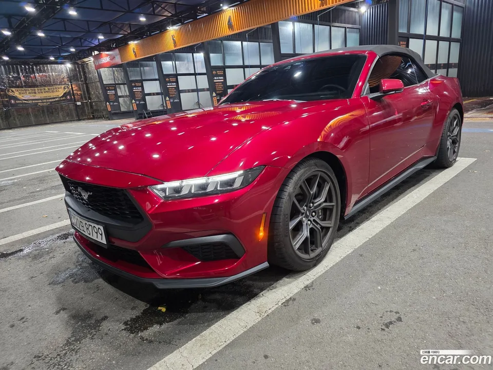 Ford Mustang 2.3 2024 — фото 1, купить с доставкой в Москву