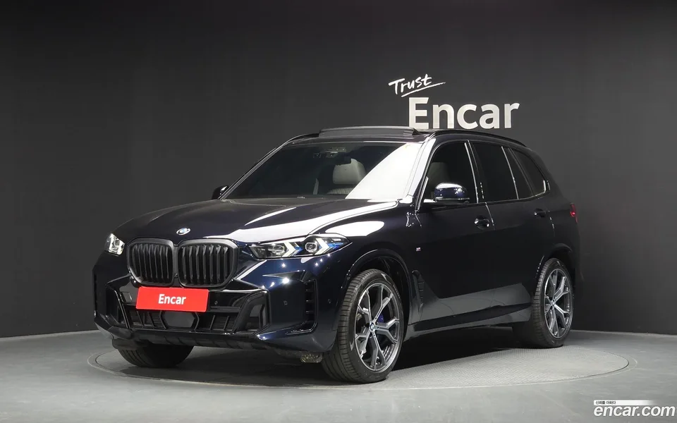 BMW X5 xDrive 40i M 2025 — фото 1, купить с доставкой в Москву