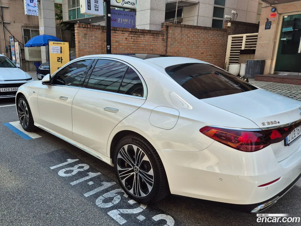 Mercedes-Benz E-Class E350e 4MATIC 2025 — миниатюра 2