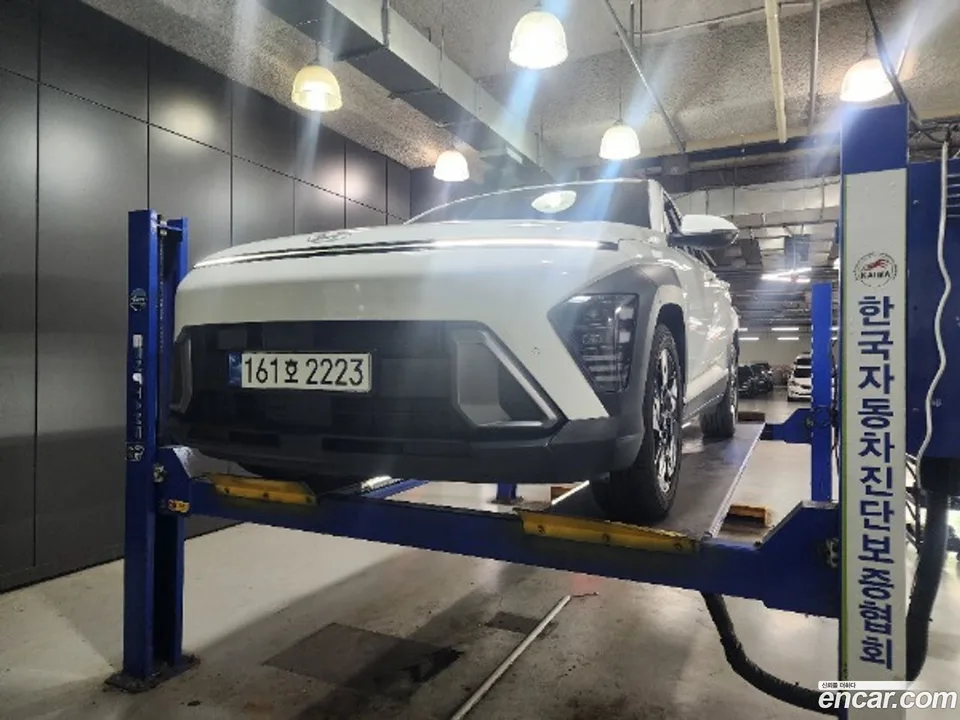 Hyundai Kona 2.0 2WD 2023 — фото 1, купить с доставкой в Москву