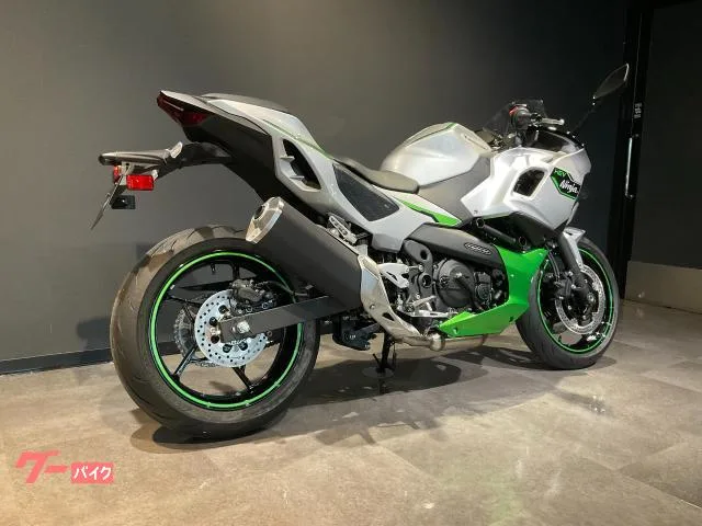 Kawasaki Ninja 7 Hybrid 2025 — миниатюра 3
