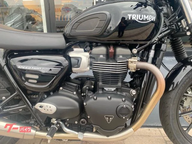 TRIUMPH 900 2022 — миниатюра 3