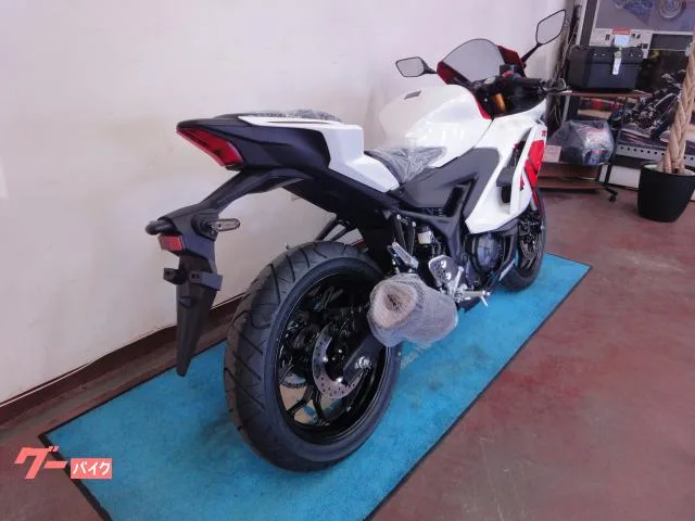 Yamaha YZF-R25 70th Anniversary Edition 2026 — миниатюра 2