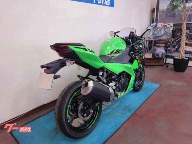 Kawasaki Ninja 400 KRT EDITION 2023 — миниатюра 3