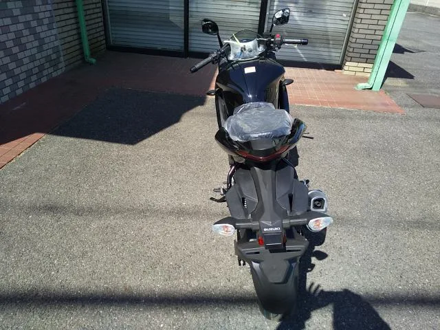 Suzuki GIXXER SF 250 2026 M6 2026 — миниатюра 4