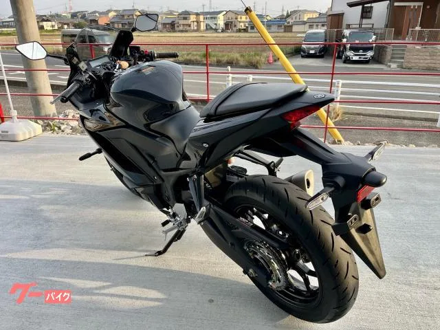 Yamaha YZF-R3 ETC USB 2023 — миниатюра 3