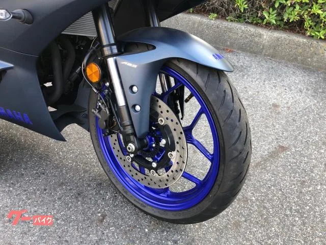Yamaha YZF-R3 2023 — миниатюра 3