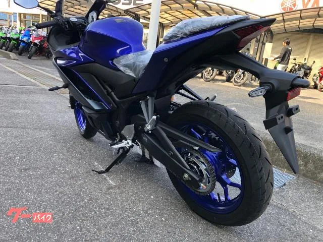 Yamaha YZF-R3 2023 — миниатюра 4