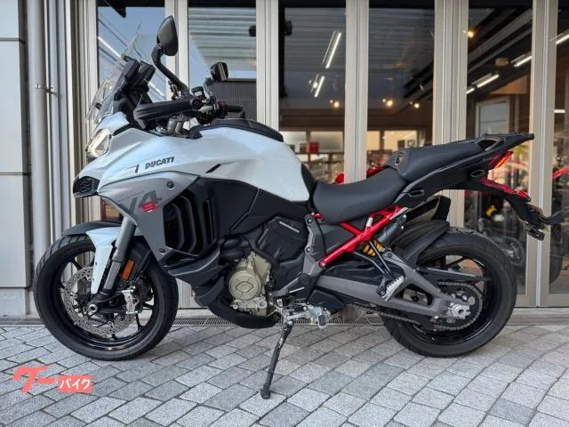 DUCATI V4S 2025 — миниатюра 2