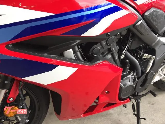 Honda CB650R E-Clutch Honda Dream 2024 — миниатюра 5