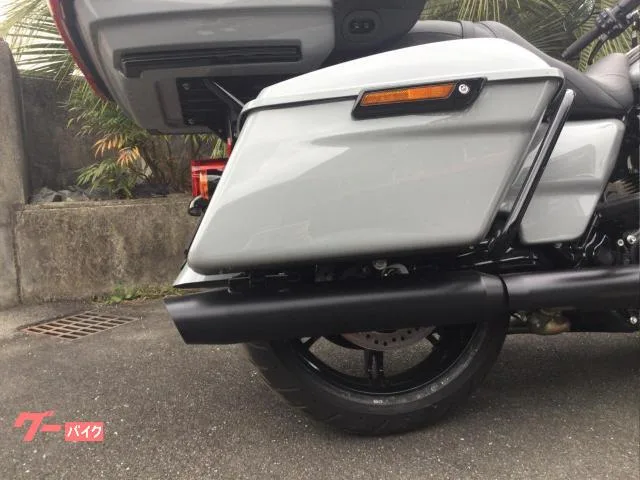 HARLEY-DAVIDSON FLTRK 2025 — миниатюра 5