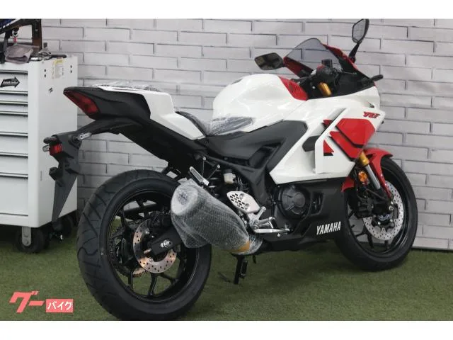 Yamaha YZF-R25 70th Anniversary Edition 2026 — миниатюра 2