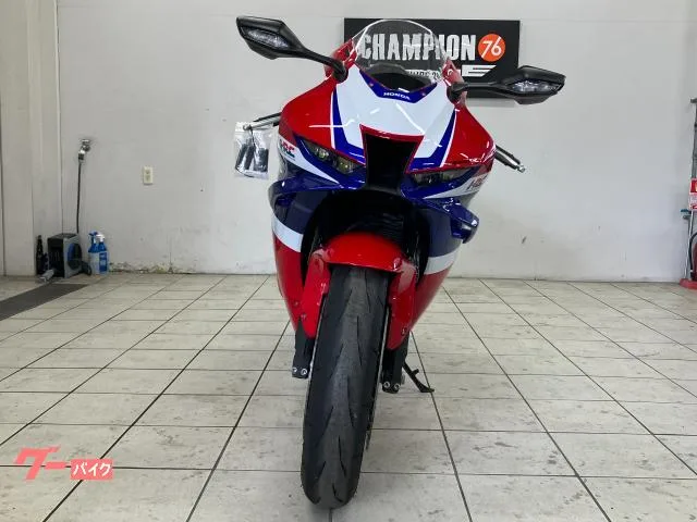 Honda CBR1000RR-R LED USB ABS ETC2.0 2024 — миниатюра 4