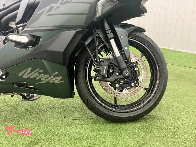 Kawasaki Ninja ZX-4R SE BEET USB ABS ETC2.0 2025 — миниатюра 3