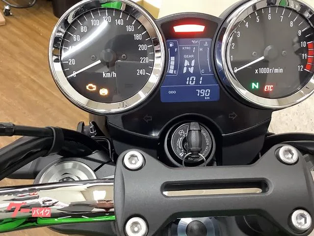 Kawasaki Z900RS 2025 — миниатюра 3