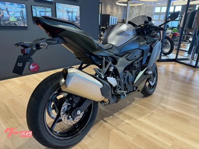 Kawasaki Ninja ZX-4R SE ETC2.0 2025 — миниатюра 3
