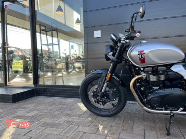 TRIUMPH 900 2026 — миниатюра 2