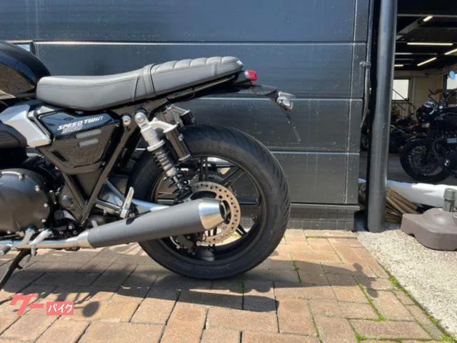 TRIUMPH 900 2026 — миниатюра 3