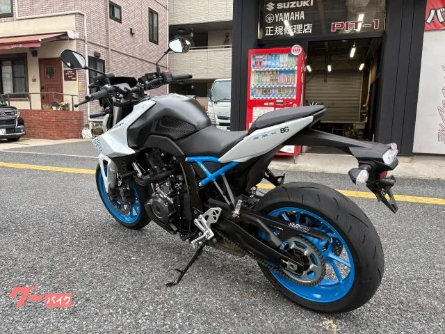 Suzuki GSX-8S ETC USB 2023 — миниатюра 4