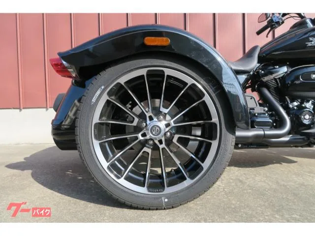 HARLEY-DAVIDSON FLTRT 3 2024 — миниатюра 3
