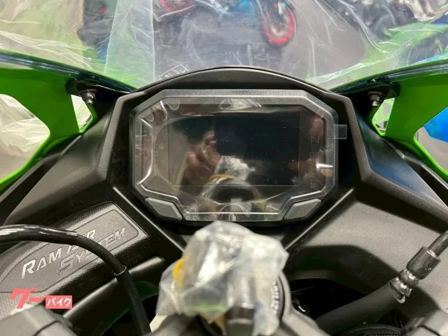 Kawasaki Ninja ZX-4RR NEW 2026 — миниатюра 4