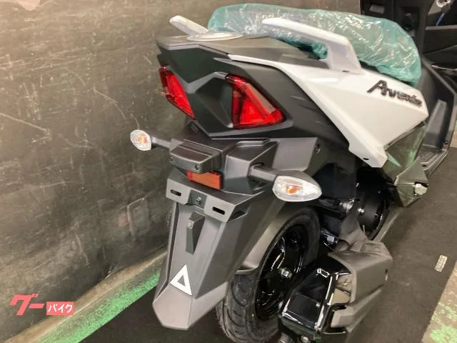 Suzuki 125-M6 LED USB 2026 — миниатюра 3