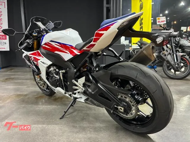 Honda CBR1000RR-R SP 30 ETC USB 2022 — миниатюра 3