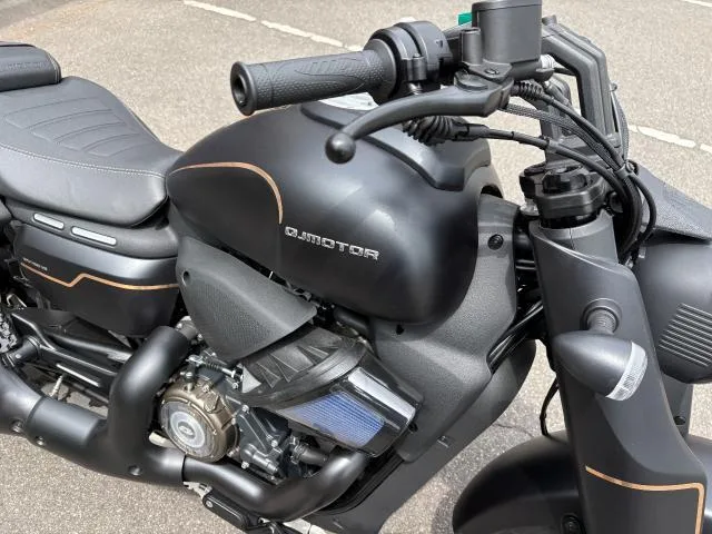 QJMOTOR SRV 400VS 2025 V 2025 — миниатюра 3