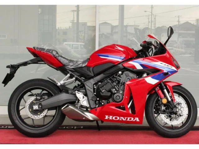 Honda CBR650R E-Clutch 2024 — фото 1, купить с доставкой в Москву