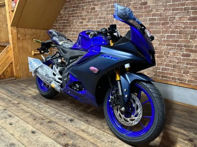 Yamaha YZF-R15 ABS LED 2024 — миниатюра 2
