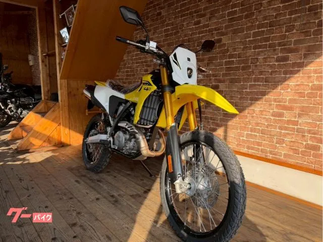 Suzuki DR-Z4S 2026 — миниатюра 2