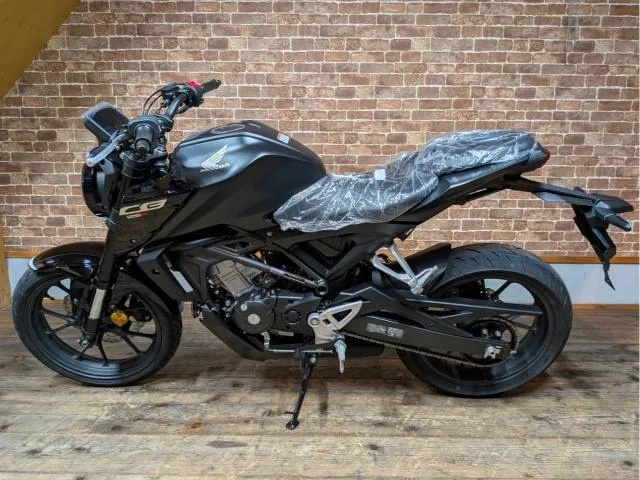 Honda CB125R 2026 — миниатюра 5