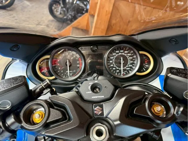 Suzuki (GSX1300R Hayabusa) 2026 — миниатюра 4