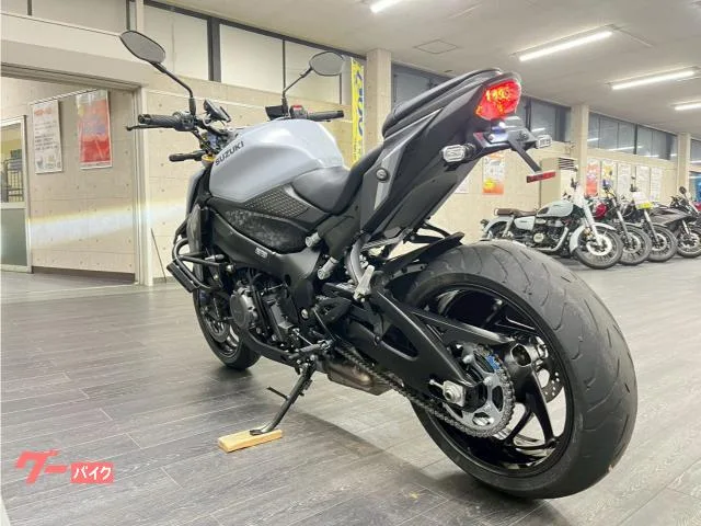 Suzuki GSX-S1000 2022 USB 2022 — миниатюра 4