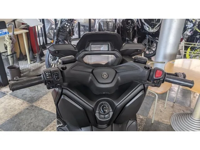 Yamaha X-MAX250 2022 — миниатюра 3